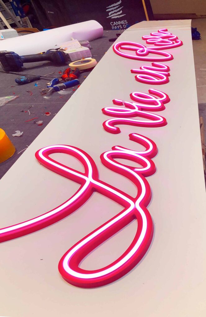 fabrication enseigne LED